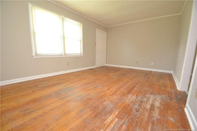 Building Photo - 717 Friar Tuck Rd