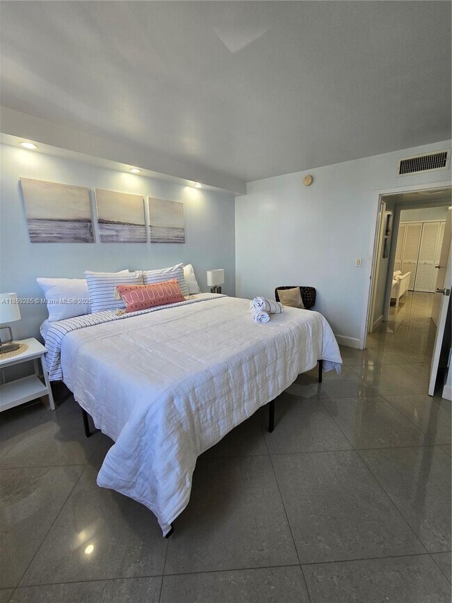 Building Photo - 88500 Overseas Hwy