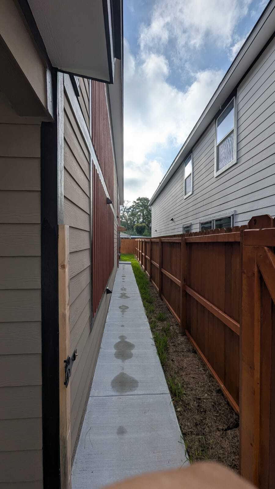 Building Photo - 7904 Shotwell St