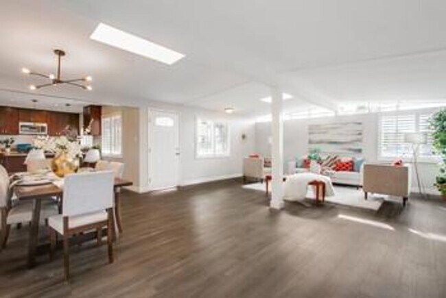 Building Photo - Clairmont House for Rent / 3BR 2BA