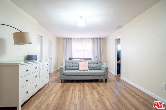 Building Photo - 14509 Ermita Ave