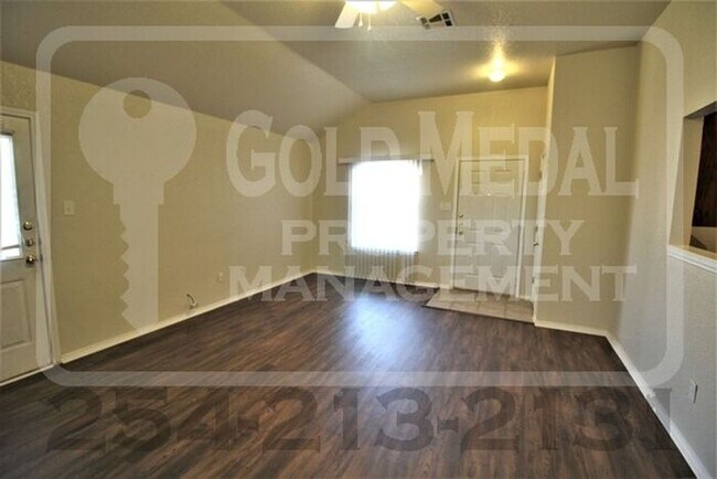 Building Photo - 2600 Lucille Dr