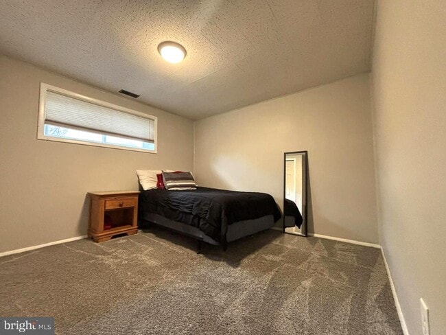 Building Photo - 30 Estate Rd