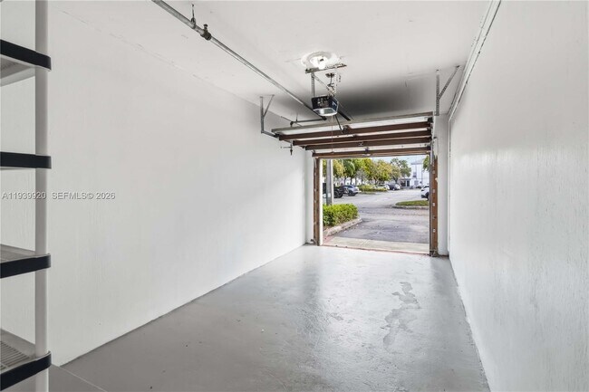 Building Photo - 751 SW 148th Ave