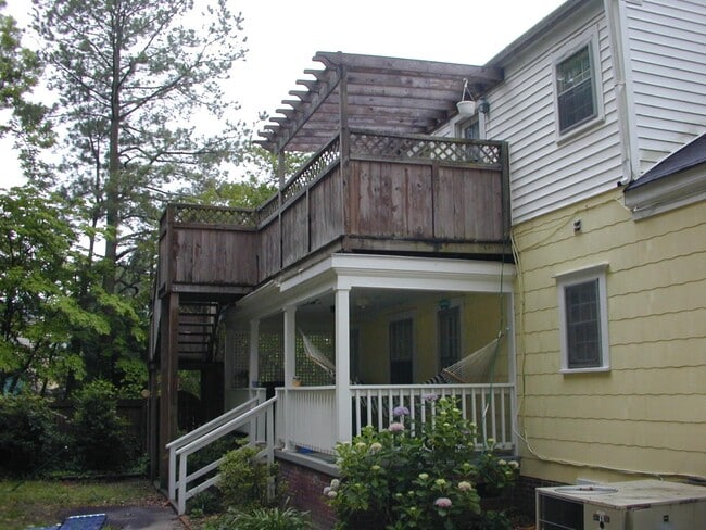 Building Photo - 407 Lewis St