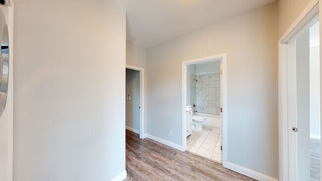Building Photo - 1411 Peralta St