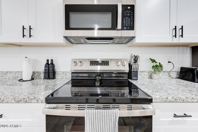 Building Photo - 341 S Mountain Rd