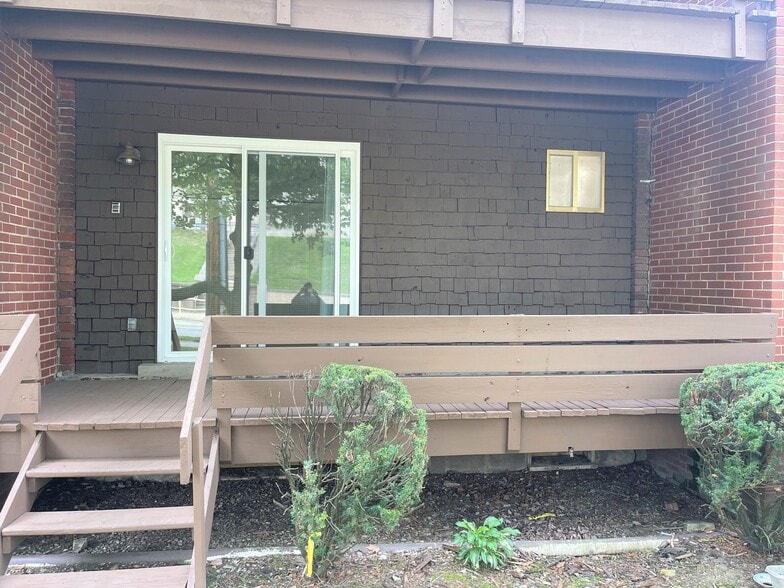 Building Photo - 6350 Forward Ave