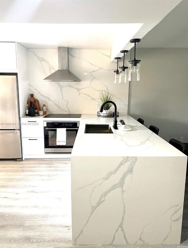 Building Photo - 432 Lakeview Dr