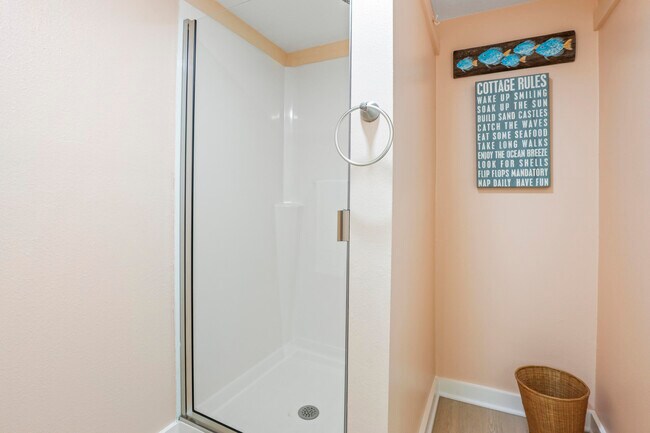 Building Photo - 623 Bayou Dr