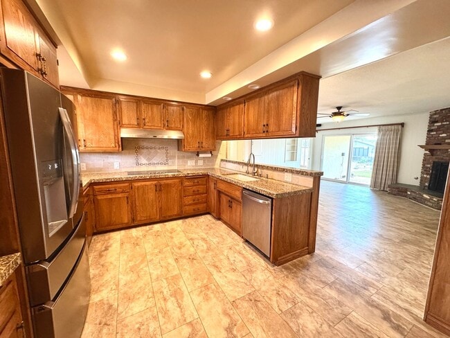 Building Photo - Light, Bright & Lovingly Maintained Claremont Home for Lease