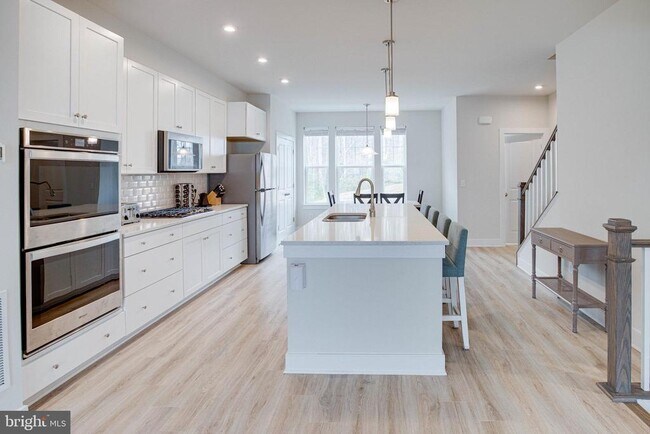 Building Photo - 1576 Meadowlark Glen Rd