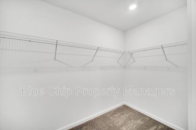 Building Photo - 2209 Aquifer Ln