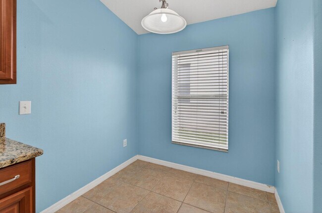 Building Photo - 13128 Royal Pines Ave