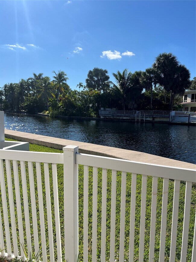 Building Photo - 1814 E Oakland Park Blvd