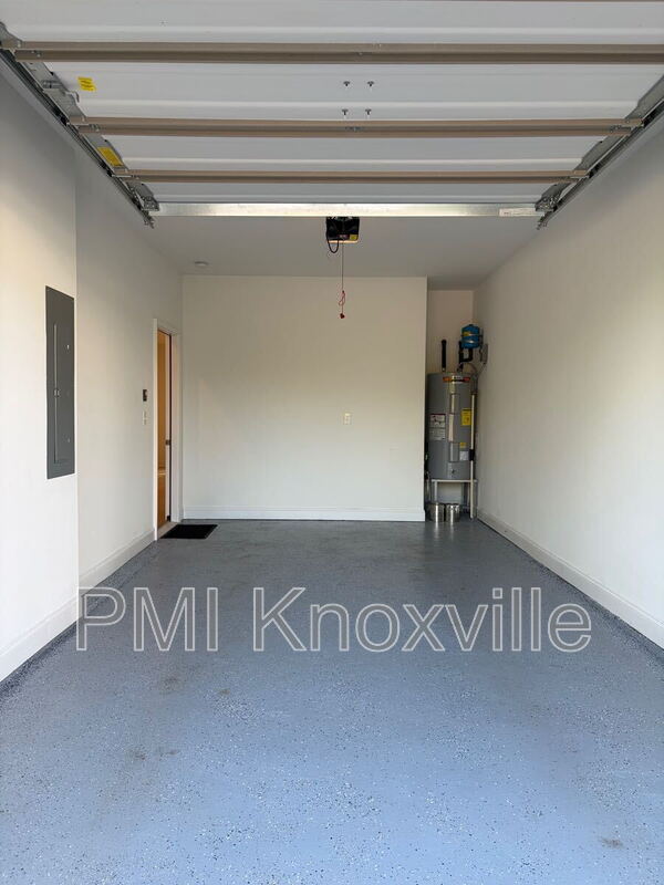 Building Photo - 8413 Whisper Ln
