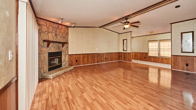 Building Photo - For Rent: Large 3BR, 2BA (Please do not ap...