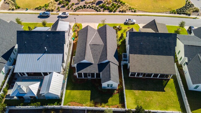 Building Photo - 267 Catface Dr