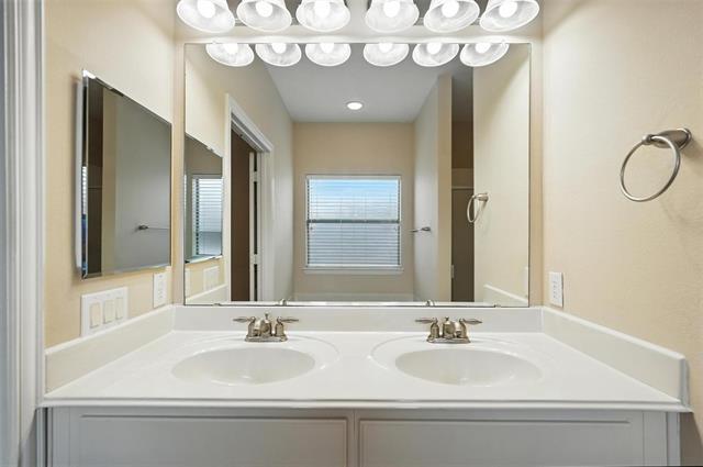 Building Photo - 2101 Broadstone Dr
