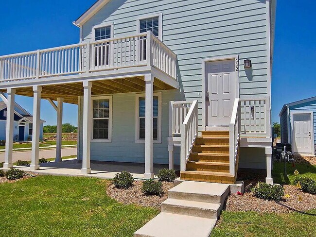 Building Photo - "Charming 2-Bed, 2-Bath Condo Retreat in San Marcos - Spacious 1100 Sq Ft Living!"