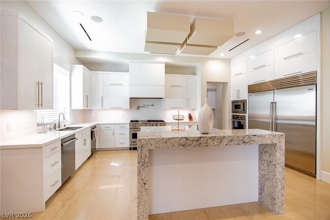 Building Photo - 69 Hawk Ridge Dr