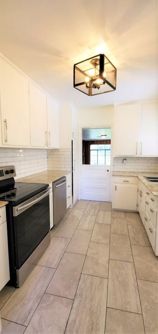 Building Photo - 3 Bed 1.5 Bath 2 car garage in Nichol's Hi...