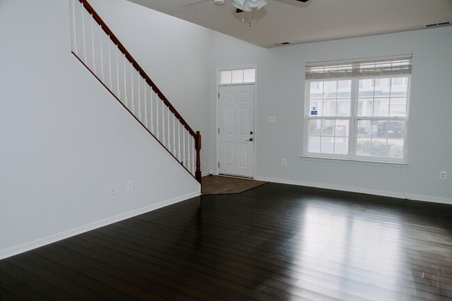 Building Photo - 110 Quinton Oaks Cir