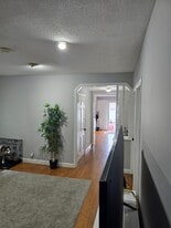 Building Photo - 117 Bay View Ave