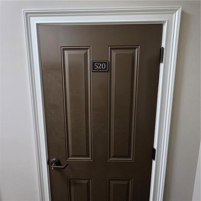 Building Photo - 3635 E Paces Cir