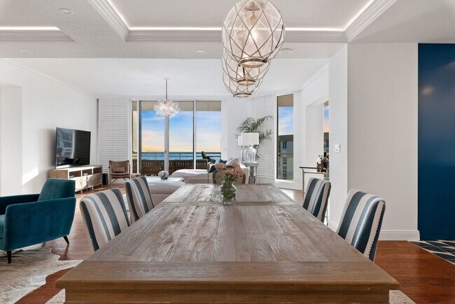 Building Photo - Ultimate Furnished Luxury Rental at the Be...