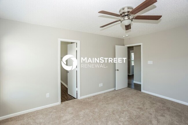 Building Photo - 4 Bedroom Pet-Friendly Home in Charlotte, ...