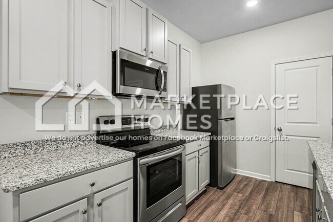 Building Photo - 461 Oakwood Dr NW