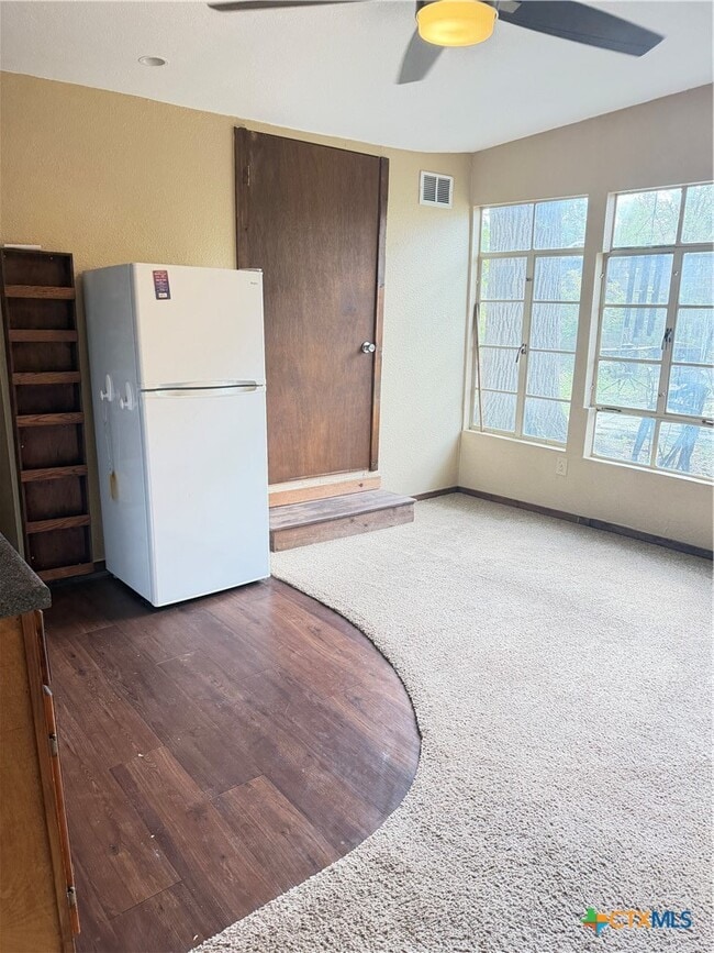 Building Photo - 365 S Sycamore Ave