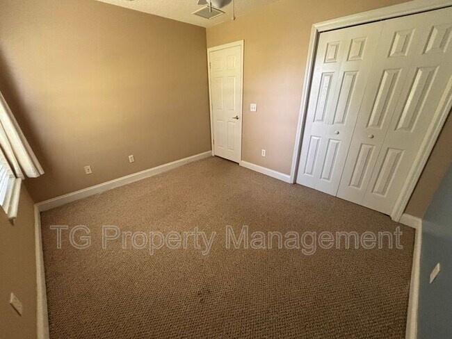 Building Photo - 14160 Fish Eagle Dr E