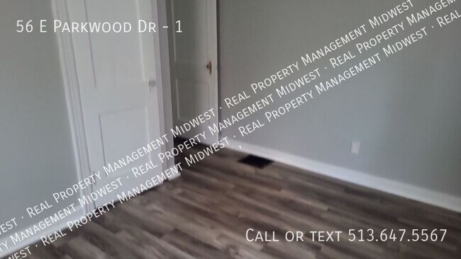 Building Photo - 56 E Parkwood Dr