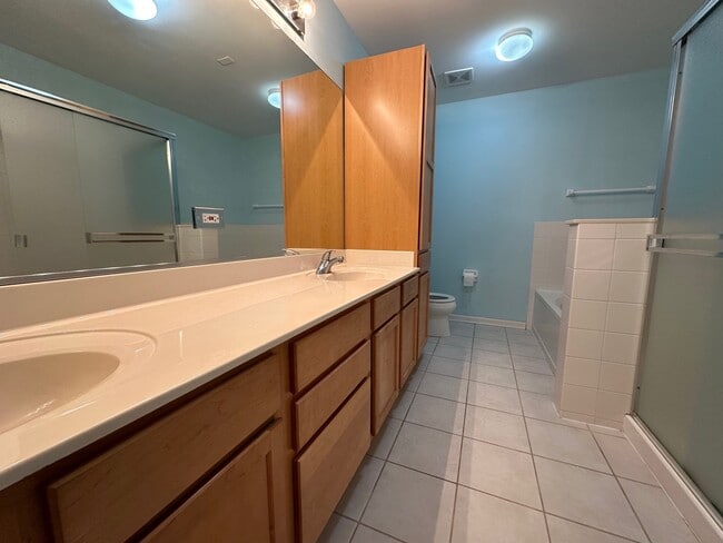 Building Photo - 2737 Borkshire Ln