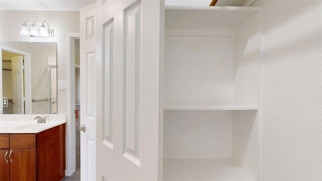 Building Photo - 2301 White Wing