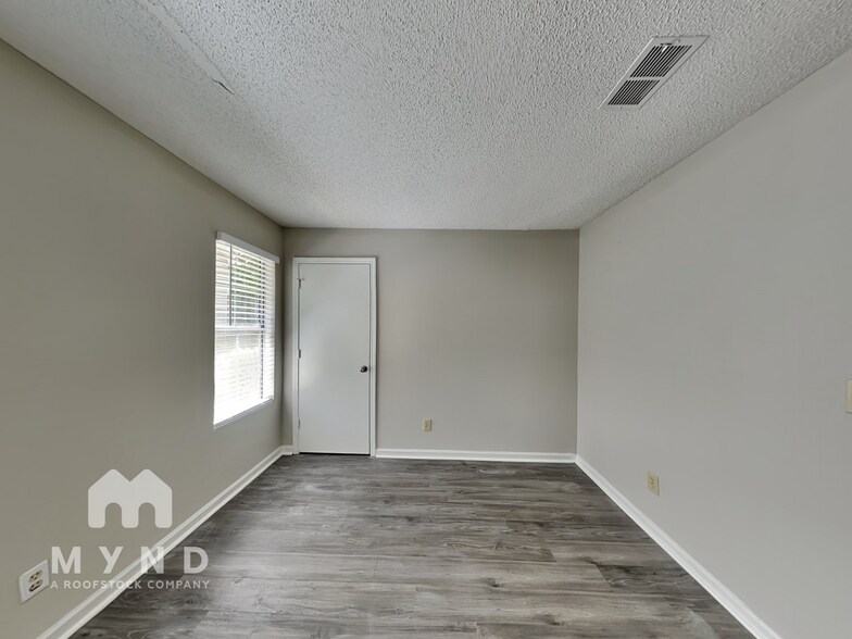 Building Photo - 632 Kilkenny Cir