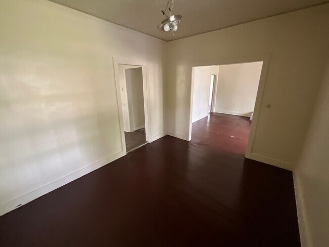 Building Photo - 262 Dona Ave