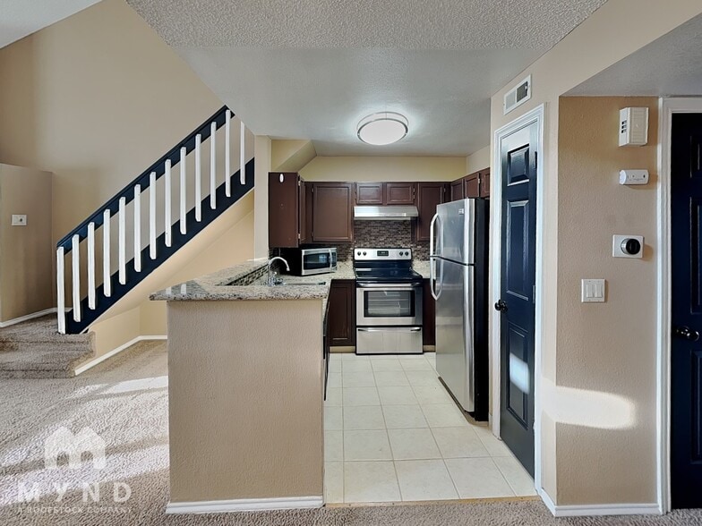 Building Photo - 3030 W Prentice Ave