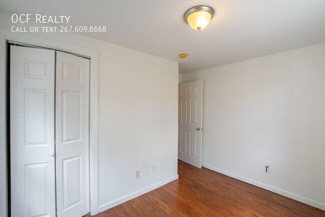 Building Photo - 305 N 41st St