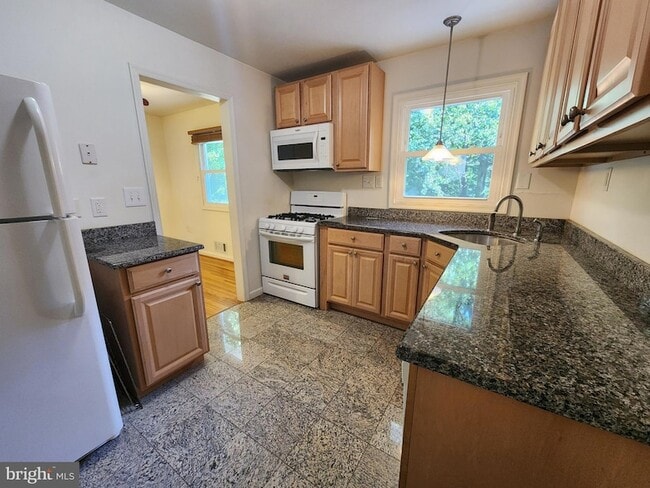 Building Photo - 13805 Fulmer Dr