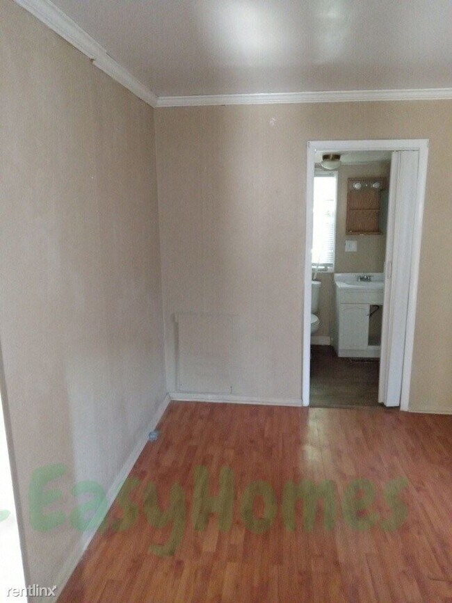Building Photo - 1 br, 1 bath House - 619 Northeast Rock Is...