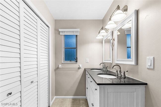 Building Photo - 5917 Littlestone Ct