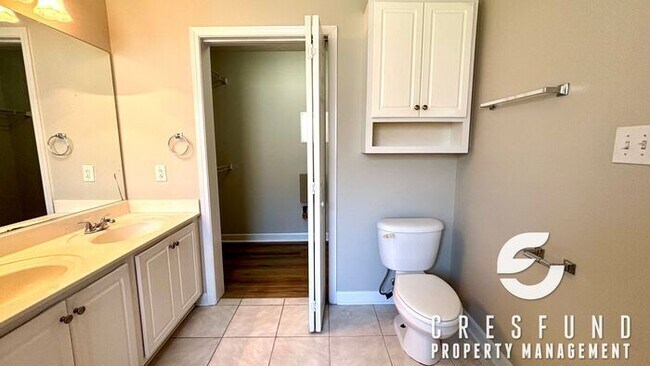 Building Photo - BRAND NEW FLOORING!!! - 2 Bed, 2 Bath Cond...