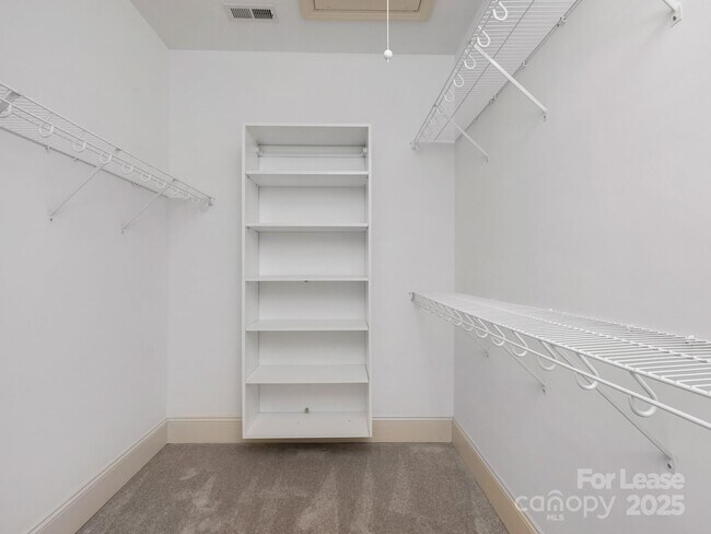 Building Photo - 2416 Chesterfield Ave