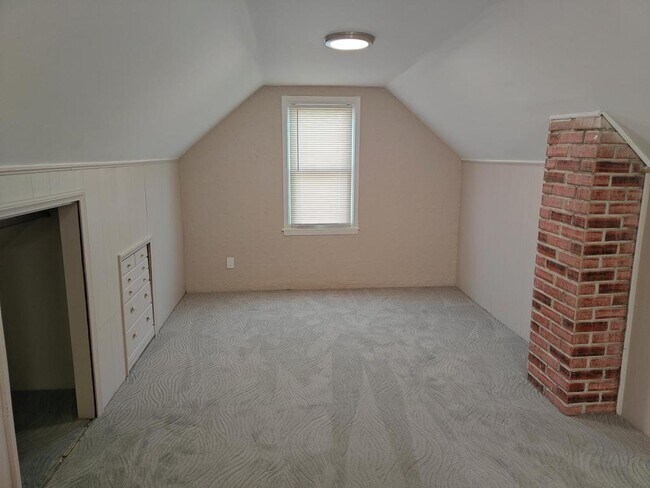 Building Photo - 31335 Elmwood