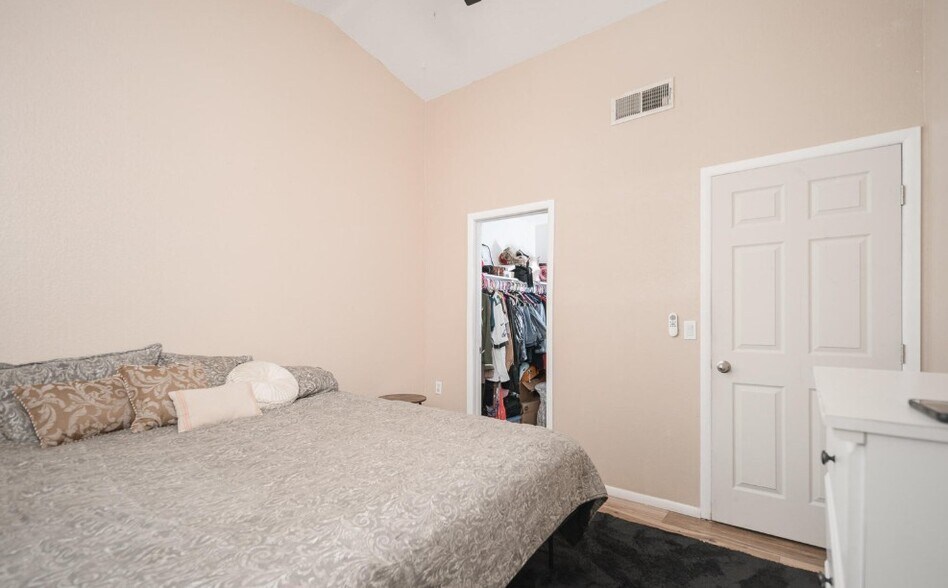 Guest Bedroom and Closet - 8140 N 107th Ave