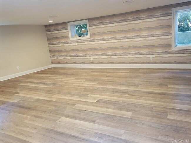 Building Photo - 650 Prescott Pl
