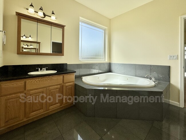 Building Photo - 2485 Meridian Dr